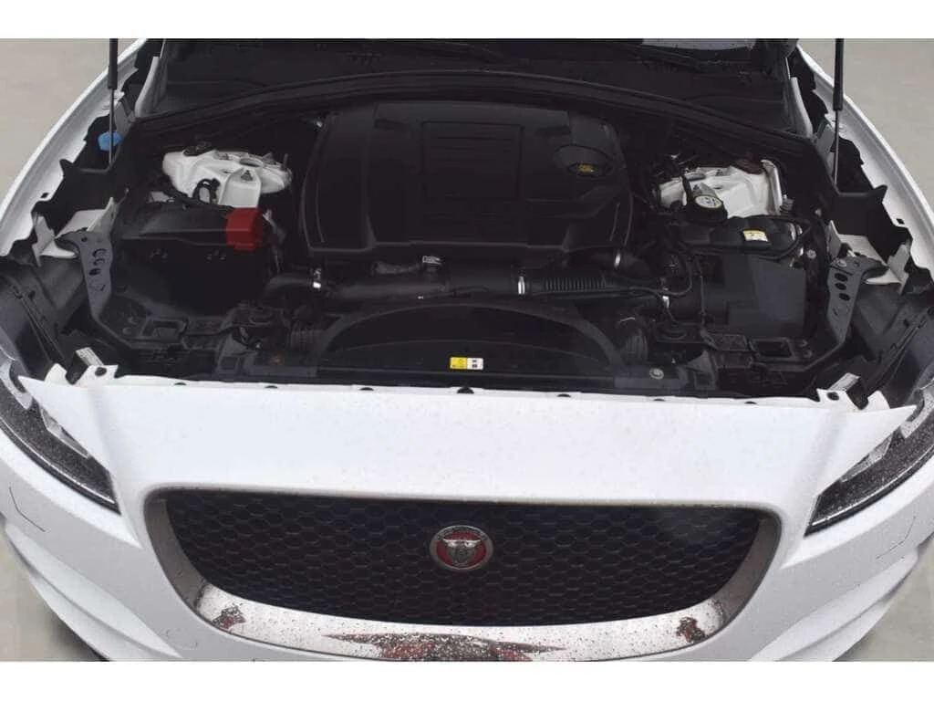 Jaguar F-PACE * Premium AWD Navigation Panoramic Sunroof * CARFA, снимка 16 - Автомобили и джипове - 53862550