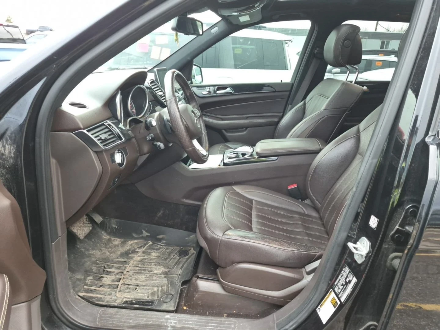 Mercedes-Benz GLE 350 AMG-pkg* Harman/Kardon* Keyless* Пано* Подгрев* Ка, снимка 6 - Автомобили и джипове - 53961146