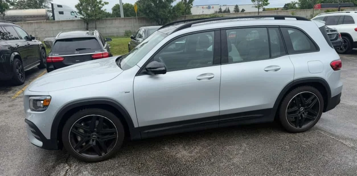 Mercedes-Benz GLB * AMG 35 * CARFAX * ЦЕНА ДО БГ, снимка 2 - Автомобили и джипове - 55040318