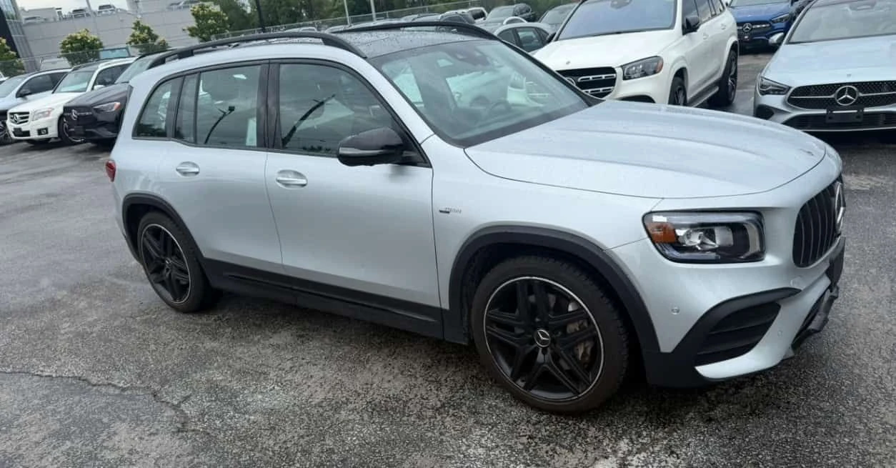 Mercedes-Benz GLB * AMG 35 * CARFAX * ЦЕНА ДО БГ, снимка 3 - Автомобили и джипове - 55040318