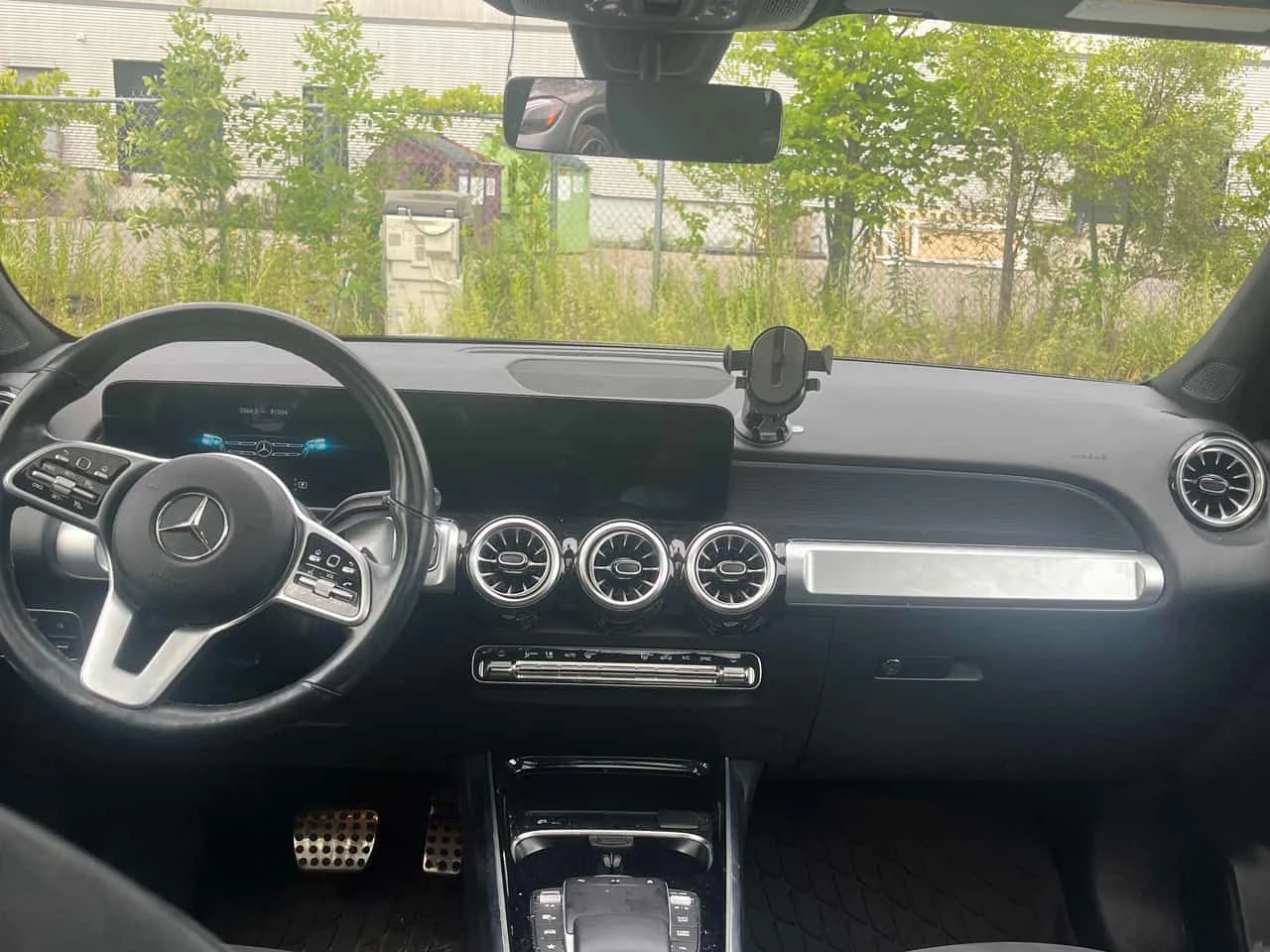 Mercedes-Benz GLB 250 4MATIC | CARFAX | АВТОКРЕДИТ БЕЗ ПЪРВОНАЧАЛНА, снимка 8 - Автомобили и джипове - 55593554