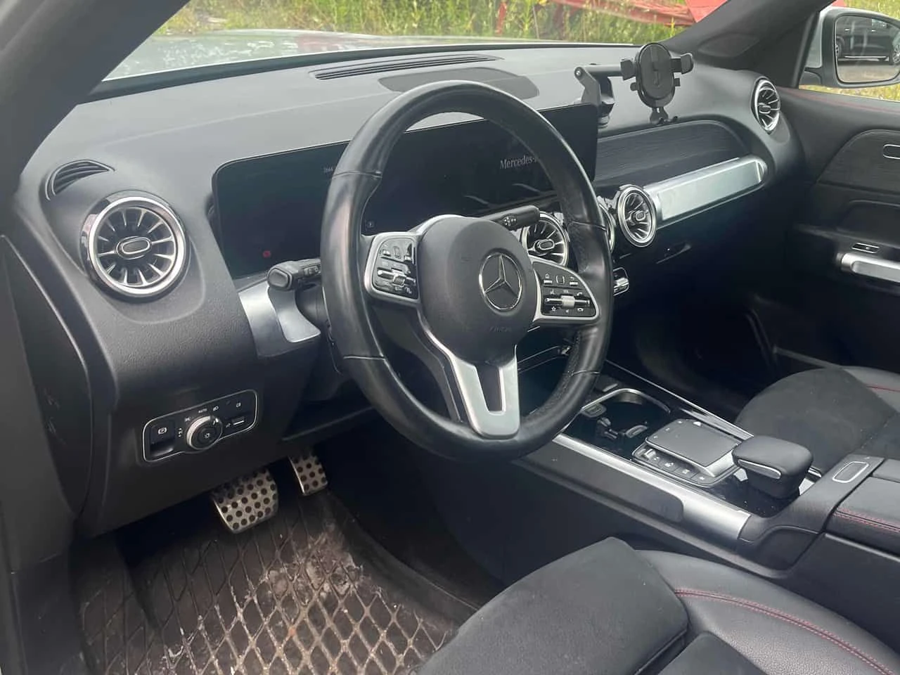 Mercedes-Benz GLB 250 4MATIC | CARFAX | АВТОКРЕДИТ БЕЗ ПЪРВОНАЧАЛНА, снимка 7 - Автомобили и джипове - 55593554