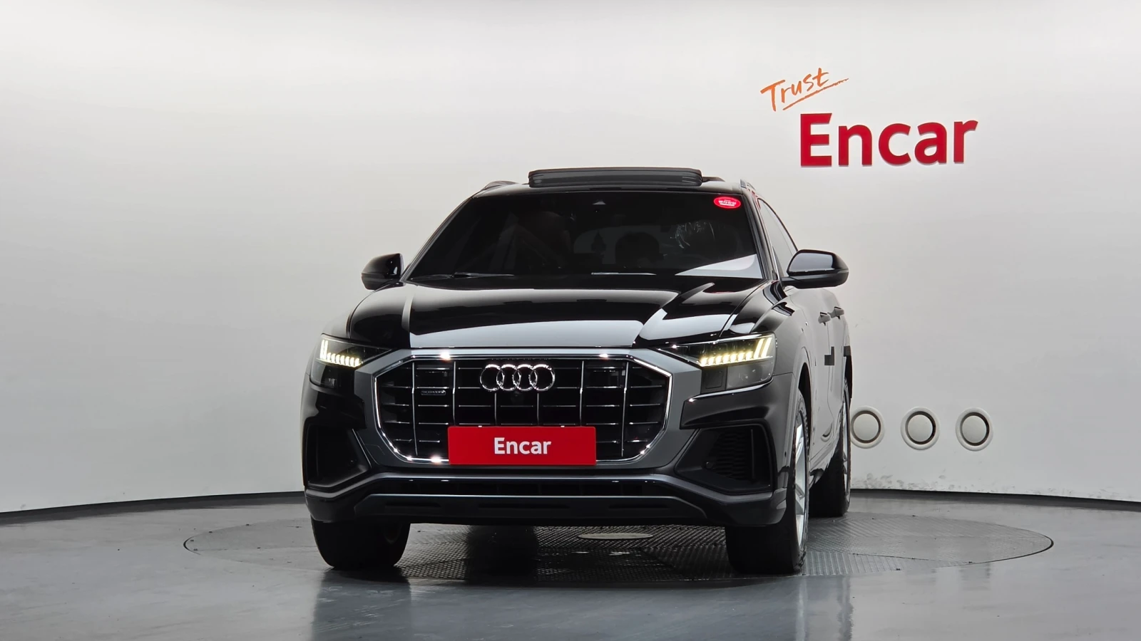 Audi Q8 45 TDI Quattro Premium, снимка 3 - Автомобили и джипове - 55845128