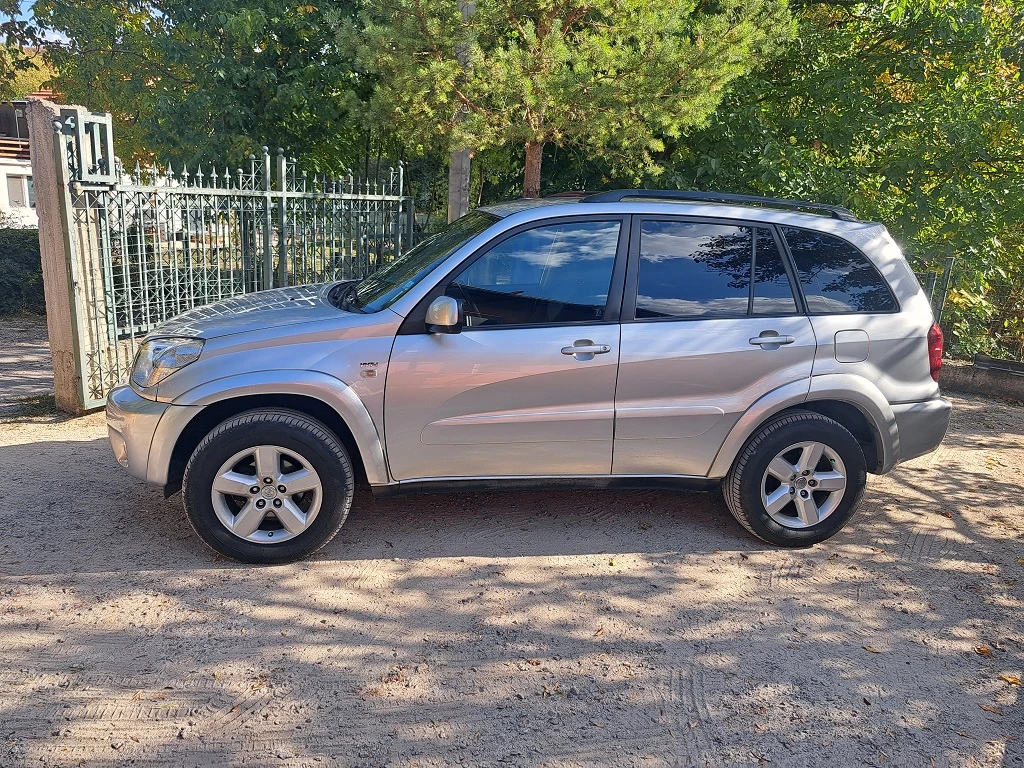 Toyota Rav4, снимка 3 - Автомобили и джипове - 56448775