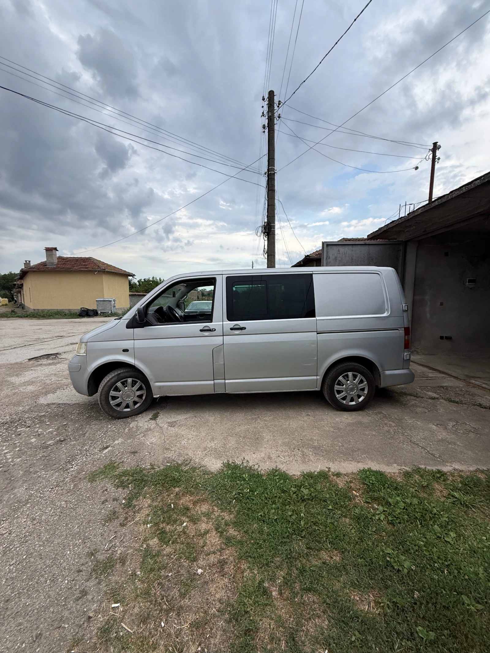 VW Transporter transporter t5, снимка 4 - Бусове и автобуси - 55267319