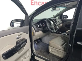 Kia Carnival 2.2 Automatic, снимка 6