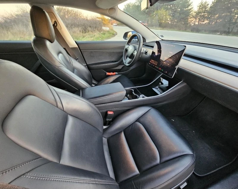 Tesla Model 3 Лична Кола, снимка 15 - Автомобили и джипове - 46842111