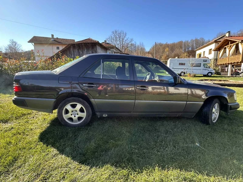 Mercedes-Benz 124, снимка 3 - Автомобили и джипове - 48084875