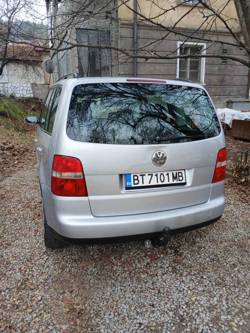 VW Touran, снимка 2 - Автомобили и джипове - 48145464