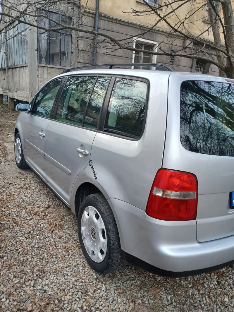 VW Touran, снимка 4 - Автомобили и джипове - 48145464