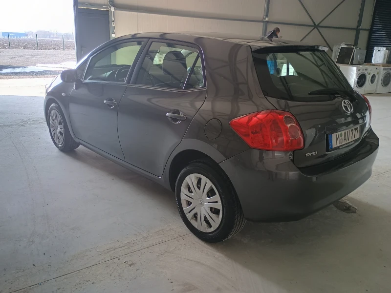 Toyota Auris Auris, снимка 4 - Автомобили и джипове - 49271145