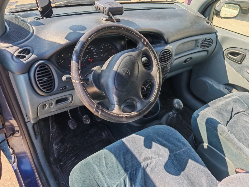 Renault Scenic, снимка 5 - Автомобили и джипове - 49471178