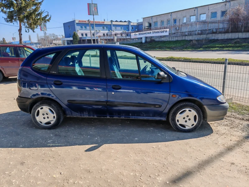 Renault Scenic, снимка 3 - Автомобили и джипове - 49471178