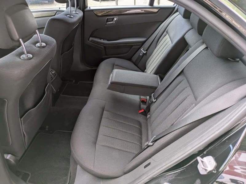 Mercedes-Benz E 220 220CDI, снимка 10 - Автомобили и джипове - 50497071