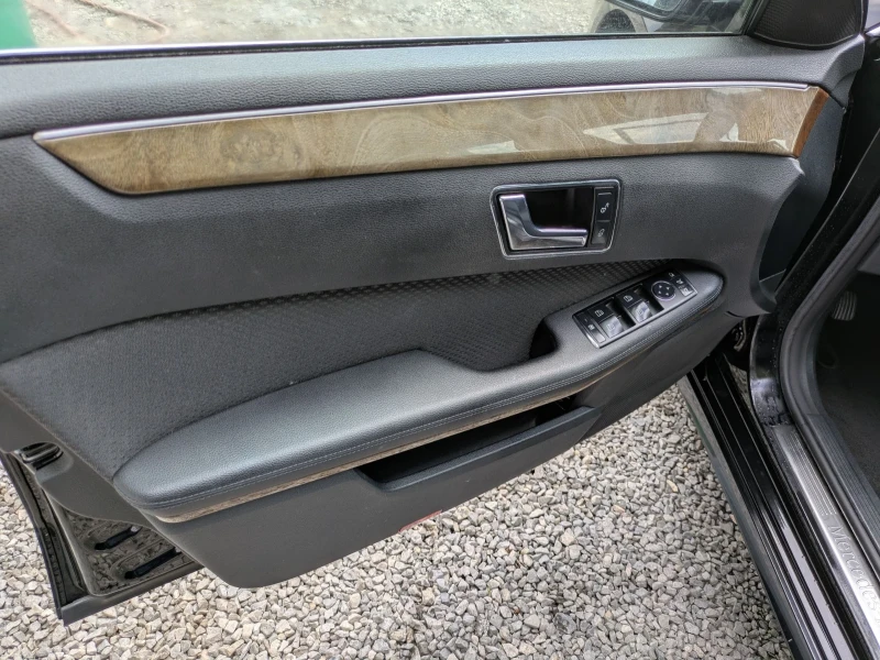 Mercedes-Benz E 220 220CDI, снимка 9 - Автомобили и джипове - 50497071