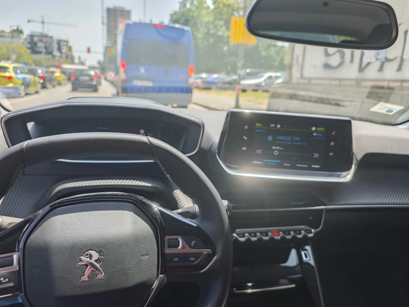 Peugeot 208, снимка 5 - Автомобили и джипове - 52522801