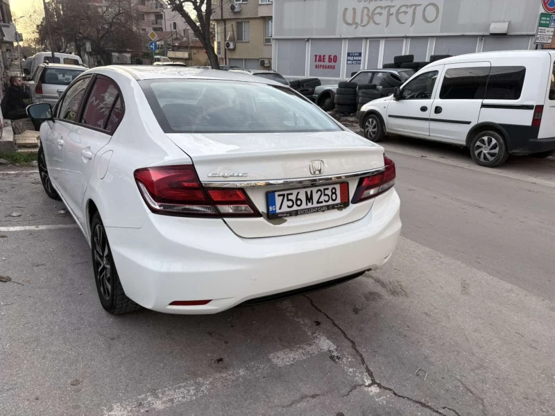 Honda Civic 1.8 i, снимка 5 - Автомобили и джипове - 52497502