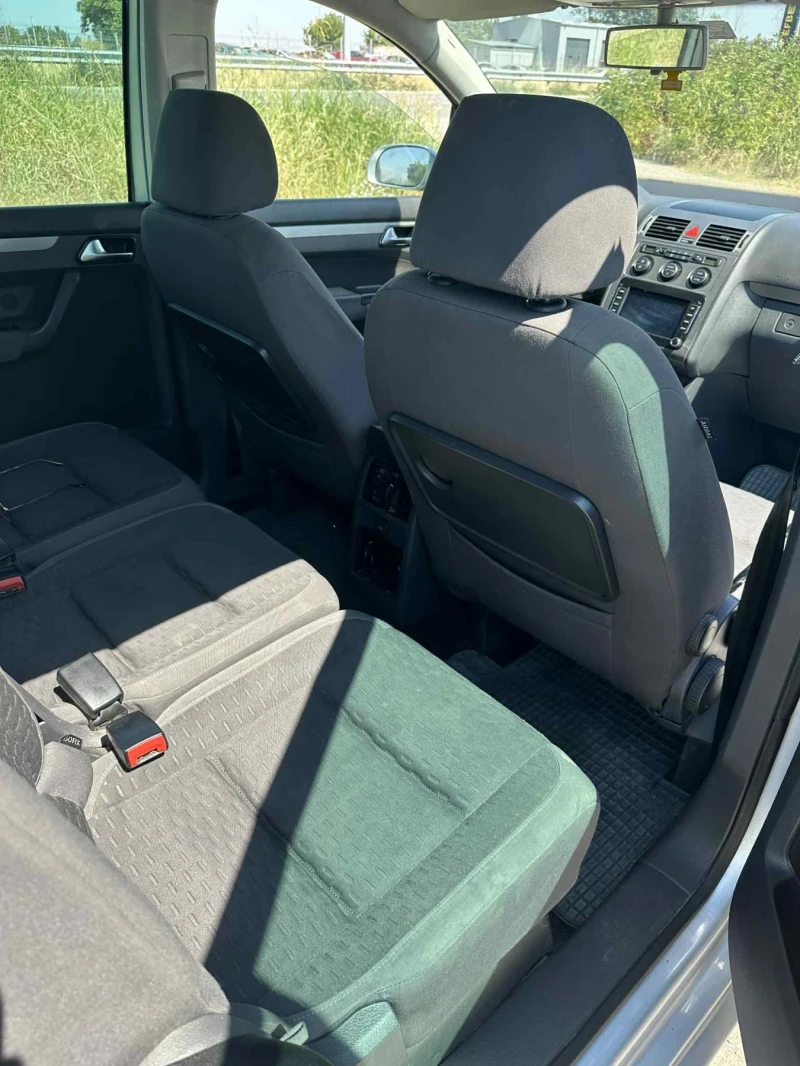 VW Touran, снимка 8 - Автомобили и джипове - 52536301