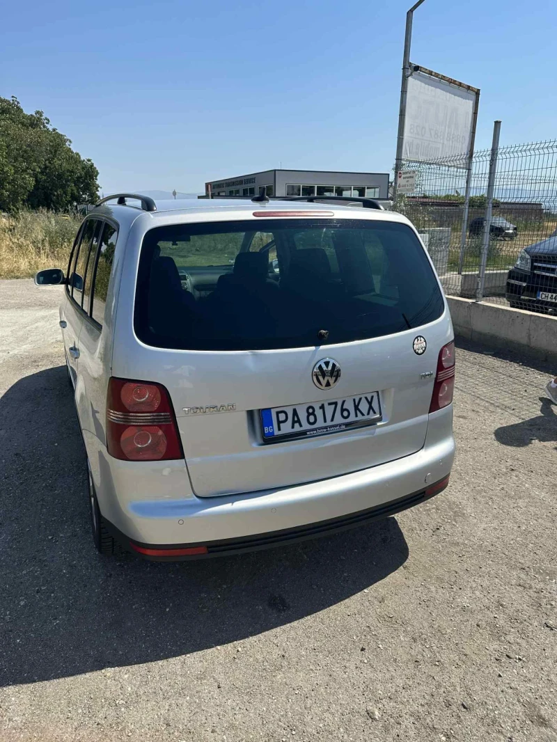 VW Touran, снимка 3 - Автомобили и джипове - 52536301