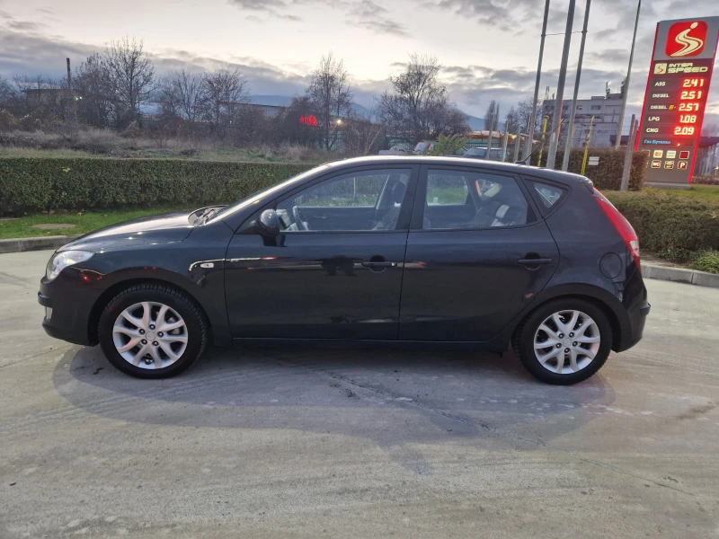Hyundai I30 2.0I-143кс./Бензин/Нави, снимка 2 - Автомобили и джипове - 52682781