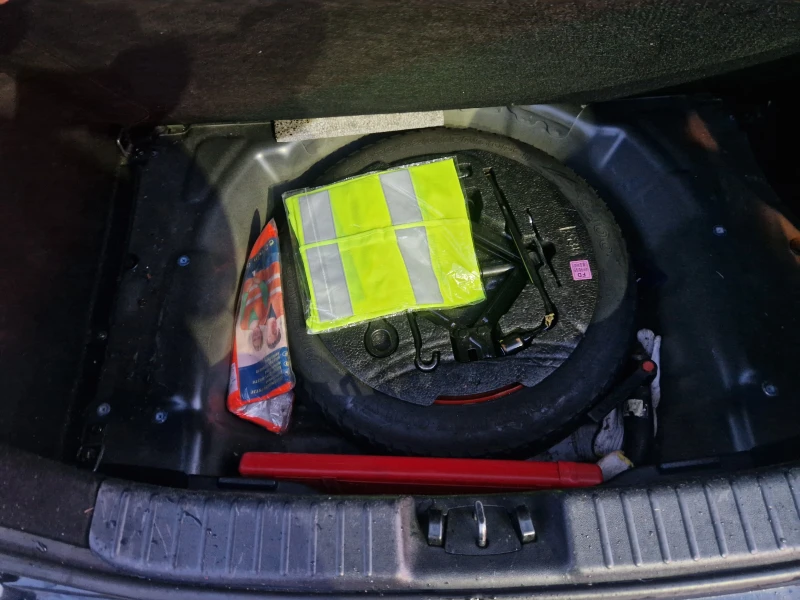 Hyundai I30 2.0I-143кс./Бензин/Нави, снимка 11 - Автомобили и джипове - 52682781