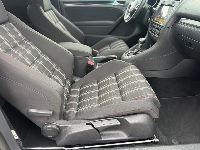 VW Golf 6 2.0 TSI GTI DSG LED Climatronic CarPlay, снимка 10 - Автомобили и джипове - 52697091