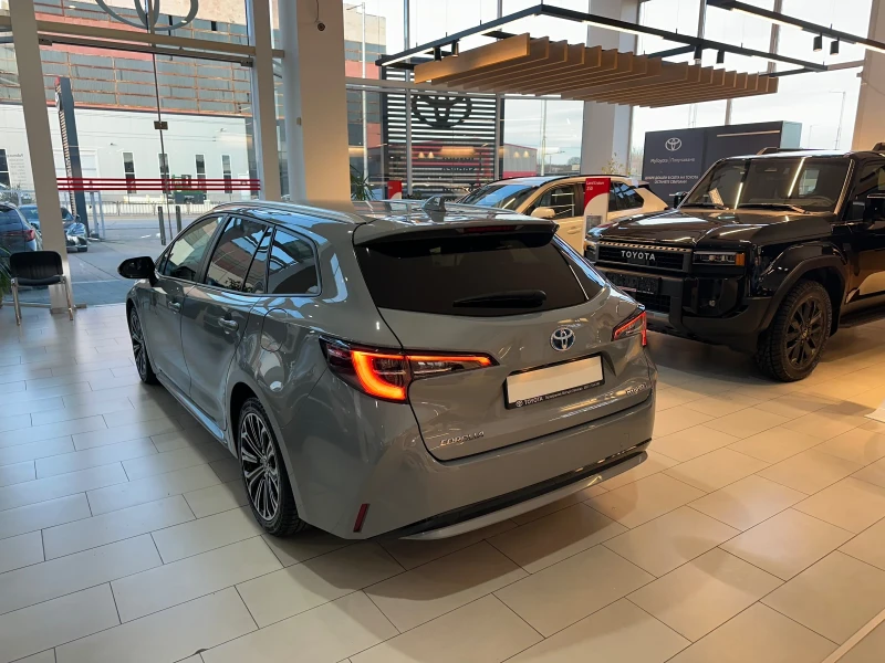 Toyota Corolla Active* 1.8, снимка 3 - Автомобили и джипове - 53099255