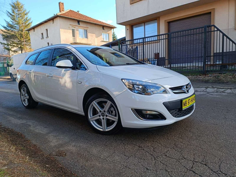 Opel Astra 1.7 CDTI, снимка 7 - Автомобили и джипове - 53126094