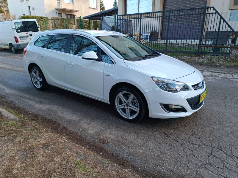 Opel Astra 1.7 CDTI, снимка 6 - Автомобили и джипове - 53126094