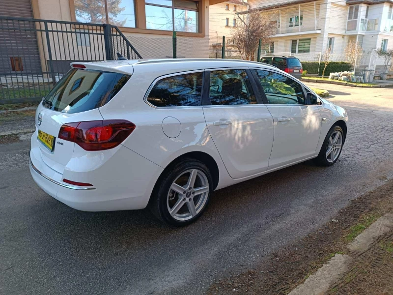 Opel Astra 1.7 CDTI, снимка 15 - Автомобили и джипове - 53126094