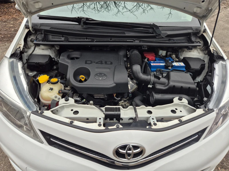 Toyota Yaris 1.4D-4D НОВ ВНОС ИТАЛИЯ БЕЗ РЪЖДИ И ЗАБЕЛЕЖКИ , снимка 15 - Автомобили и джипове - 53506798