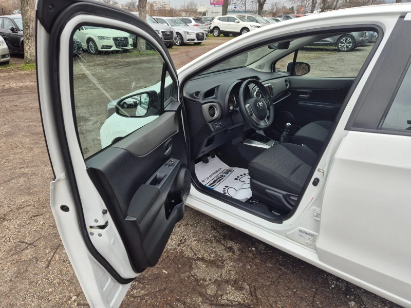 Toyota Yaris 1.4D-4D НОВ ВНОС ИТАЛИЯ БЕЗ РЪЖДИ И ЗАБЕЛЕЖКИ , снимка 8 - Автомобили и джипове - 53506798