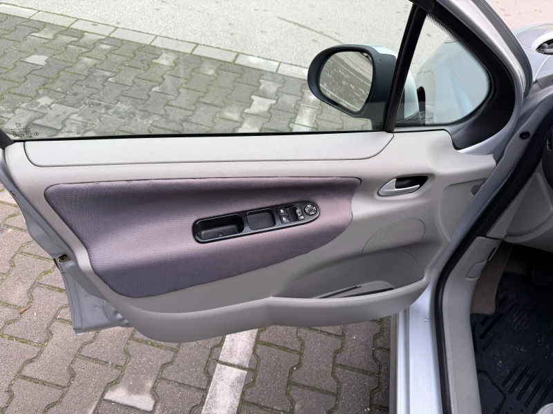 Peugeot 207, снимка 3 - Автомобили и джипове - 53523556