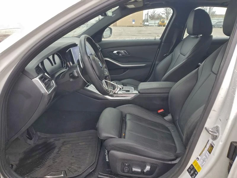 BMW 330 2.0L 4 All wheel drive, снимка 12 - Автомобили и джипове - 53120790