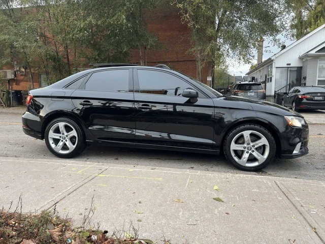 Audi A3 / 2.0 TFSI Komfort / FWD / ПАНОРАМА / CARFAX  - изображение 4