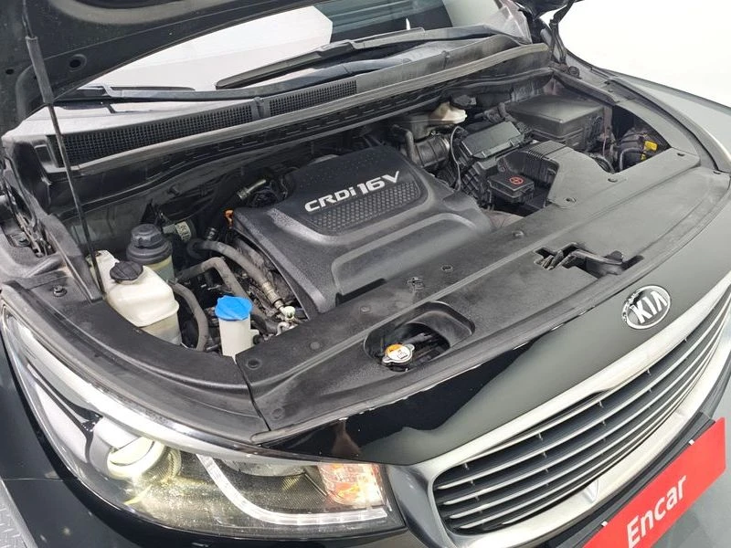 Kia Carnival 2.2 Automatic, снимка 17 - Автомобили и джипове - 55464626