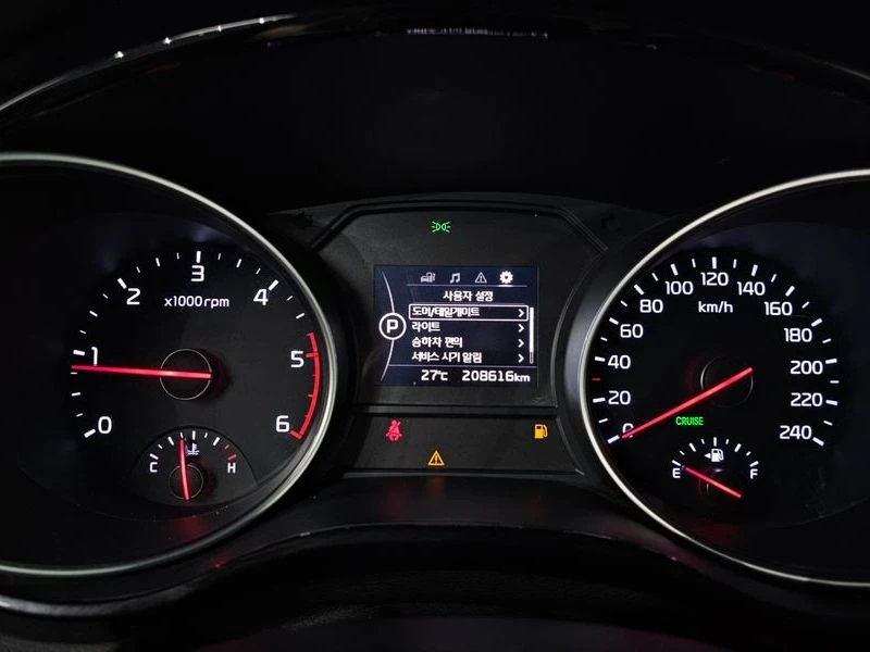 Kia Carnival 2.2 Automatic, снимка 9 - Автомобили и джипове - 55464626