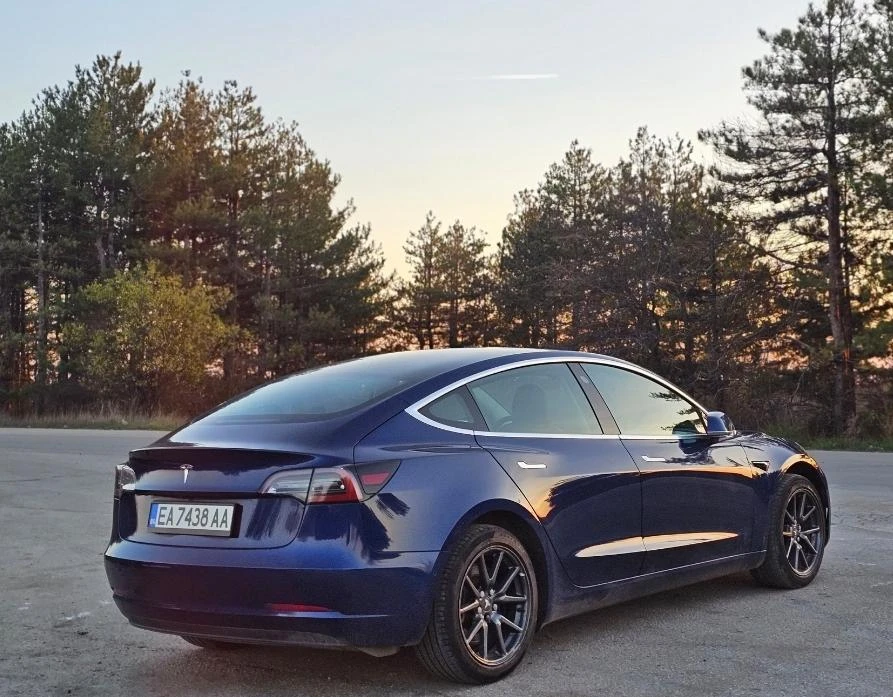 Tesla Model 3 Лична Кола - изображение 6