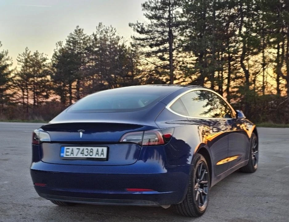 Tesla Model 3 Лична Кола - изображение 5