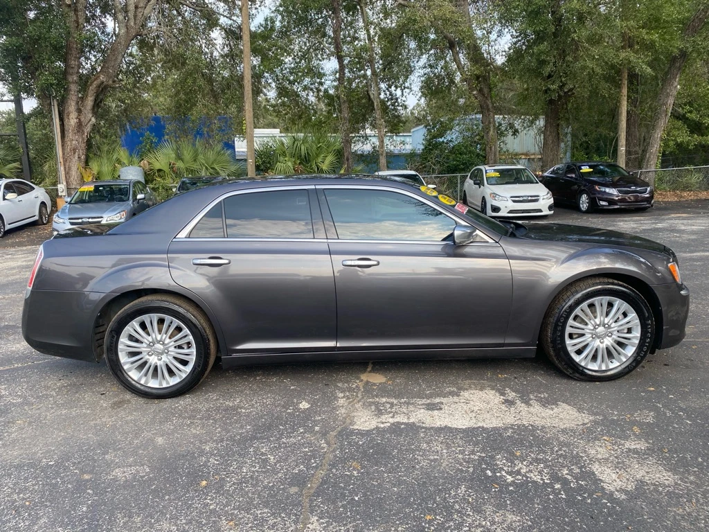 Chrysler 300c John Varvatos Luxury - изображение 4