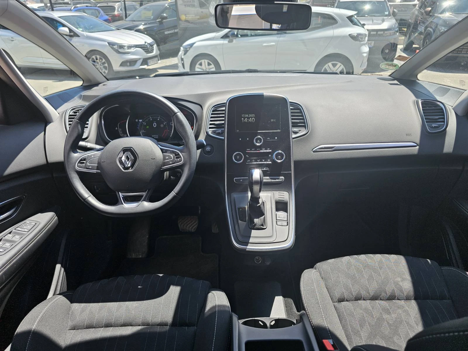 Renault Scenic 1.3 TCe 140 EDC - изображение 7