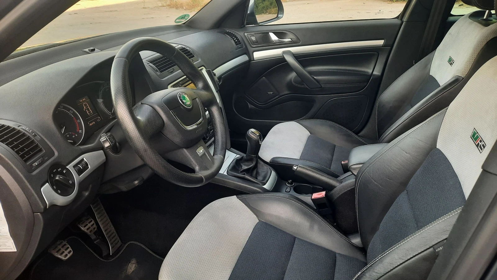 Skoda Octavia 2.0T VRS NAVI - изображение 9