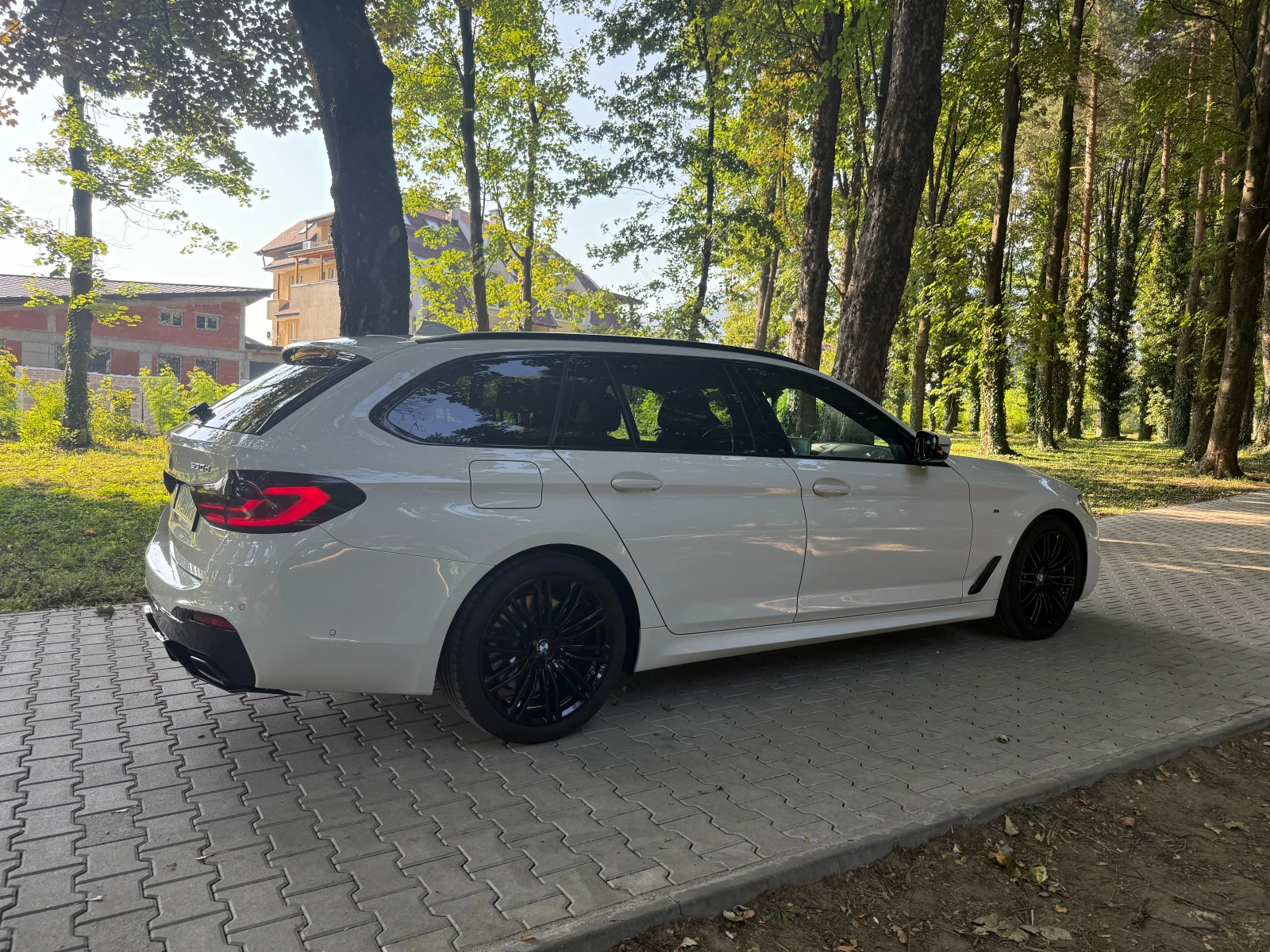 BMW 530 D* Msport* Germany* 360cam* Keyless* LED* HUD* H/K, снимка 4 - Автомобили и джипове - 55468672