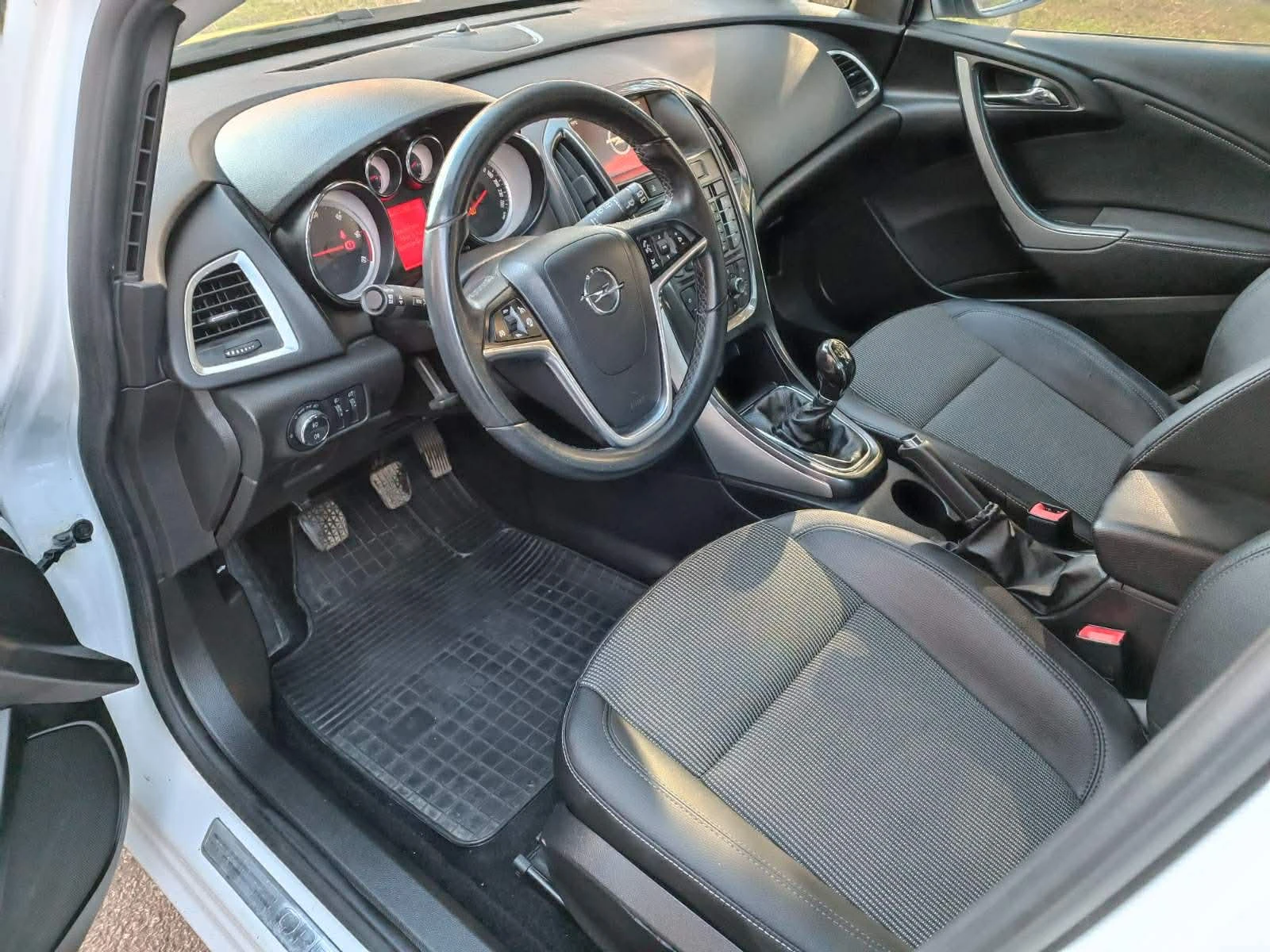 Opel Astra 1.7 CDTI - изображение 8