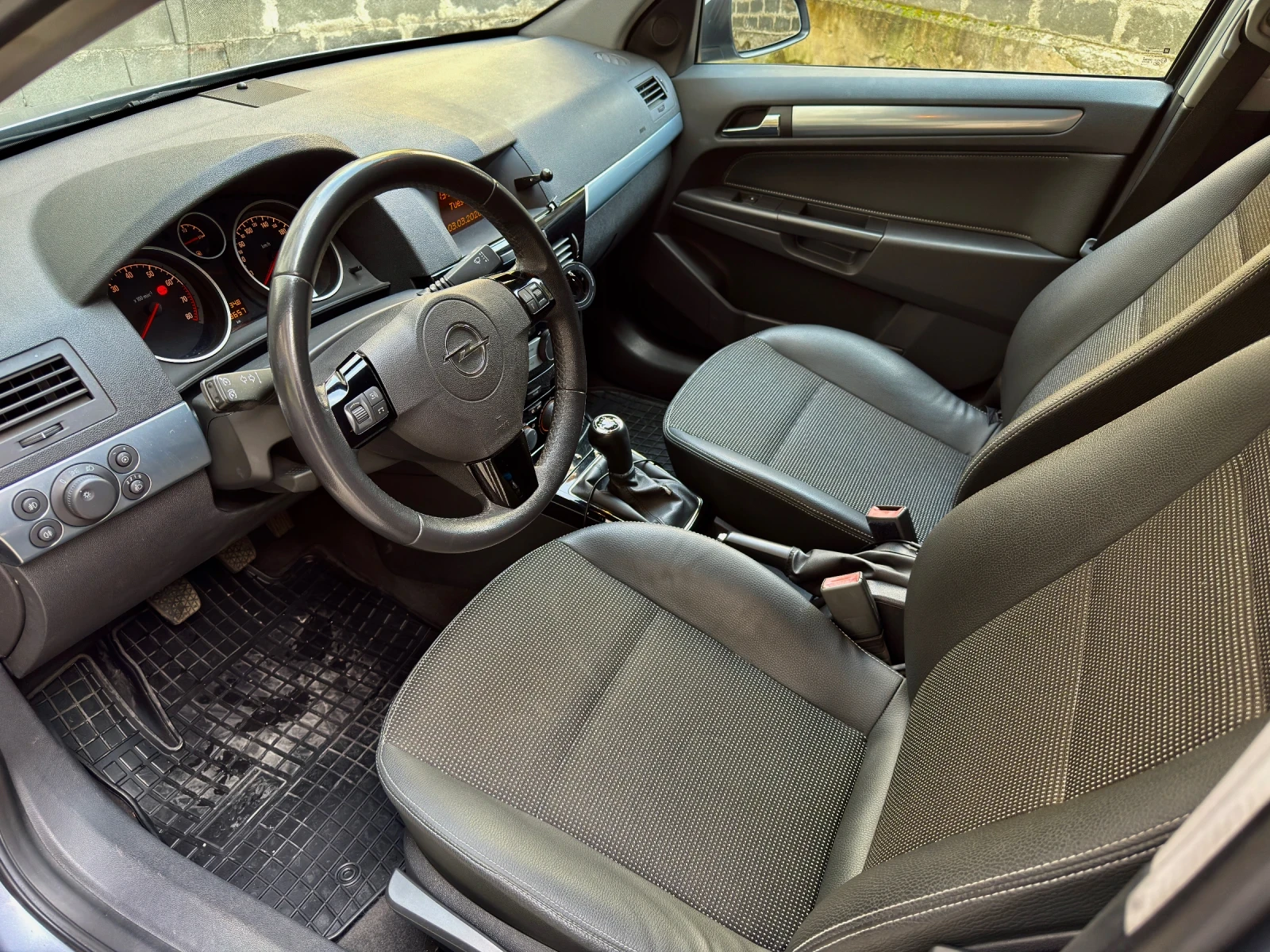 Opel Astra 1.6T - изображение 8