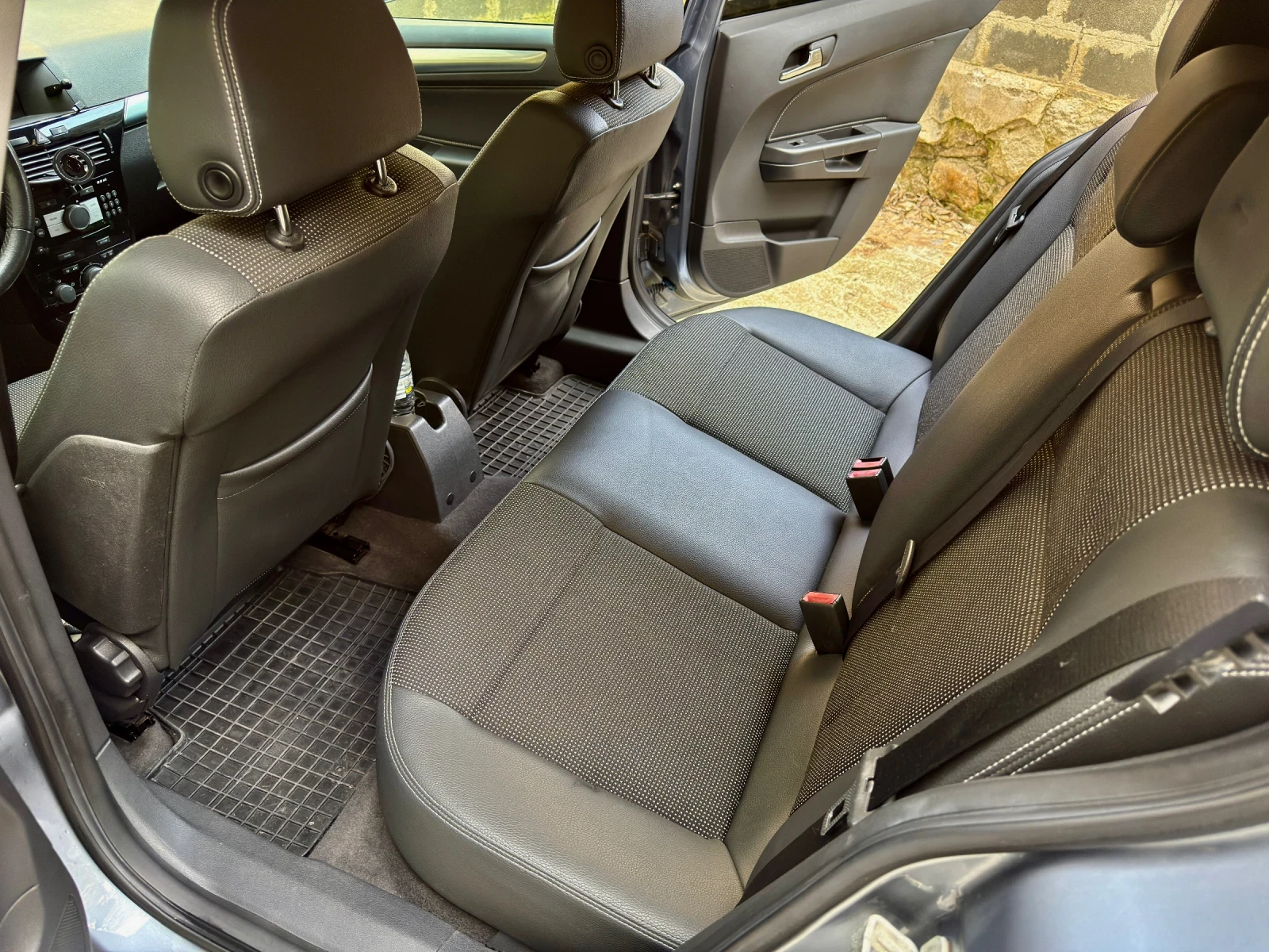 Opel Astra 1.6T - изображение 10