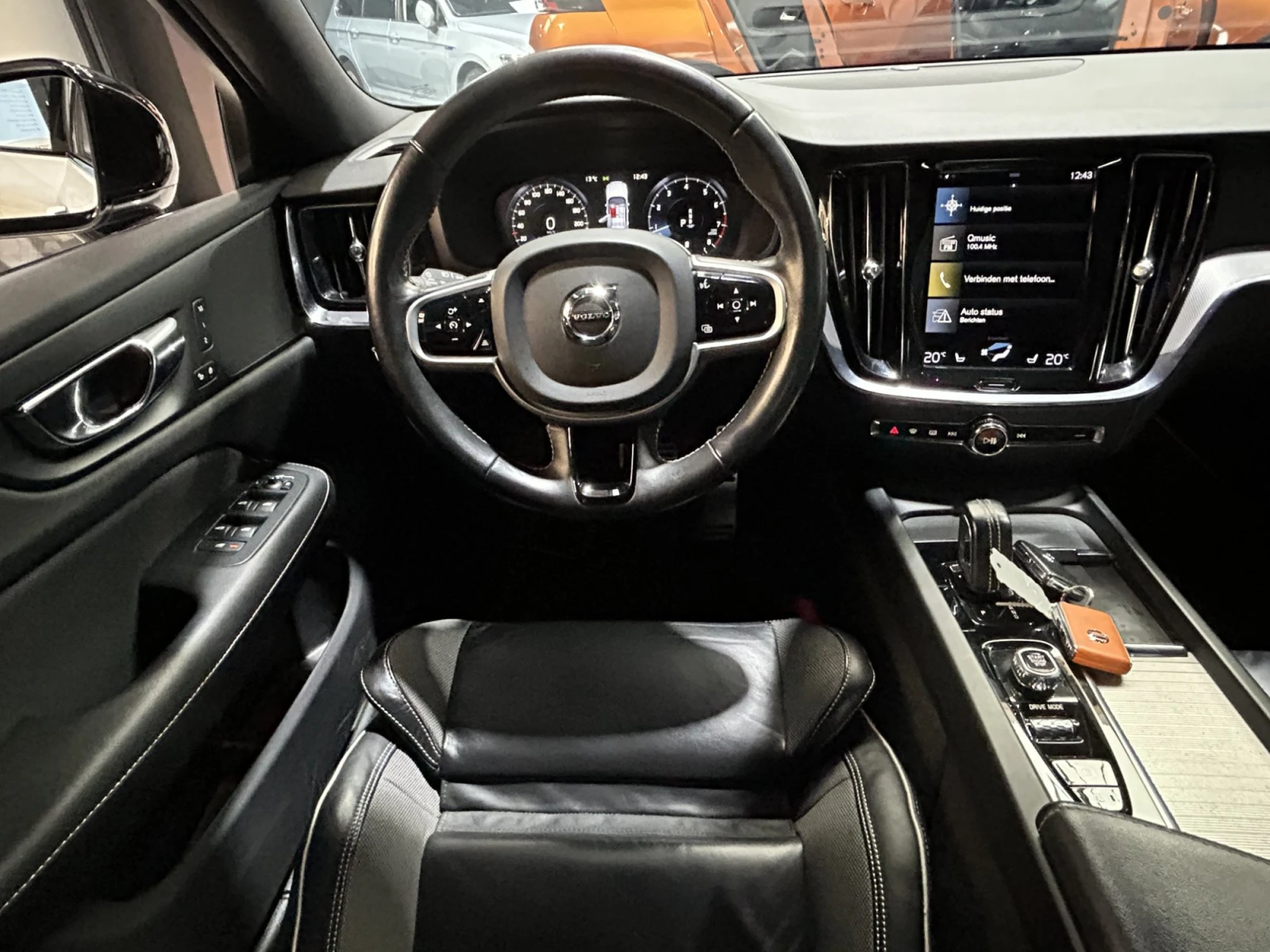 Volvo S60  B3 R-Design, снимка 6 - Автомобили и джипове - 54112897