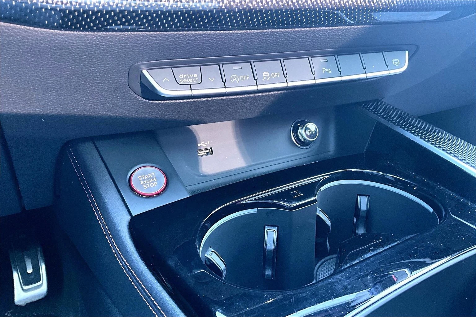 Audi S4 3.0T* quattro* Premium* АвтоКредит* (ЦЕНА ДО БГ), снимка 15 - Автомобили и джипове - 54129089