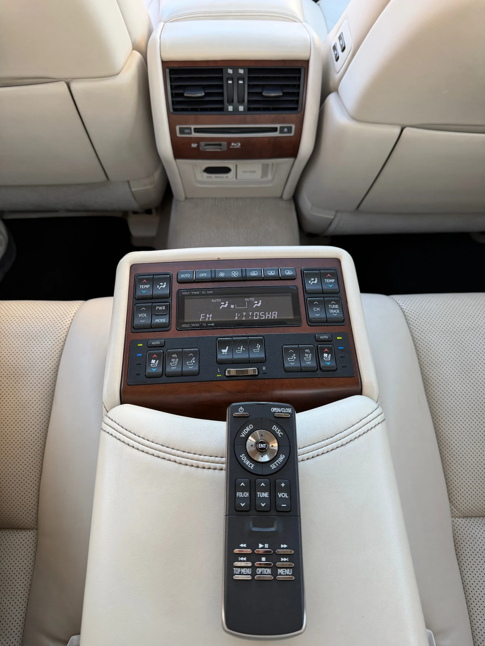 Lexus LS 600 Hybrid 4x4 Long Executive 4xMassage, снимка 10 - Автомобили и джипове - 54145613