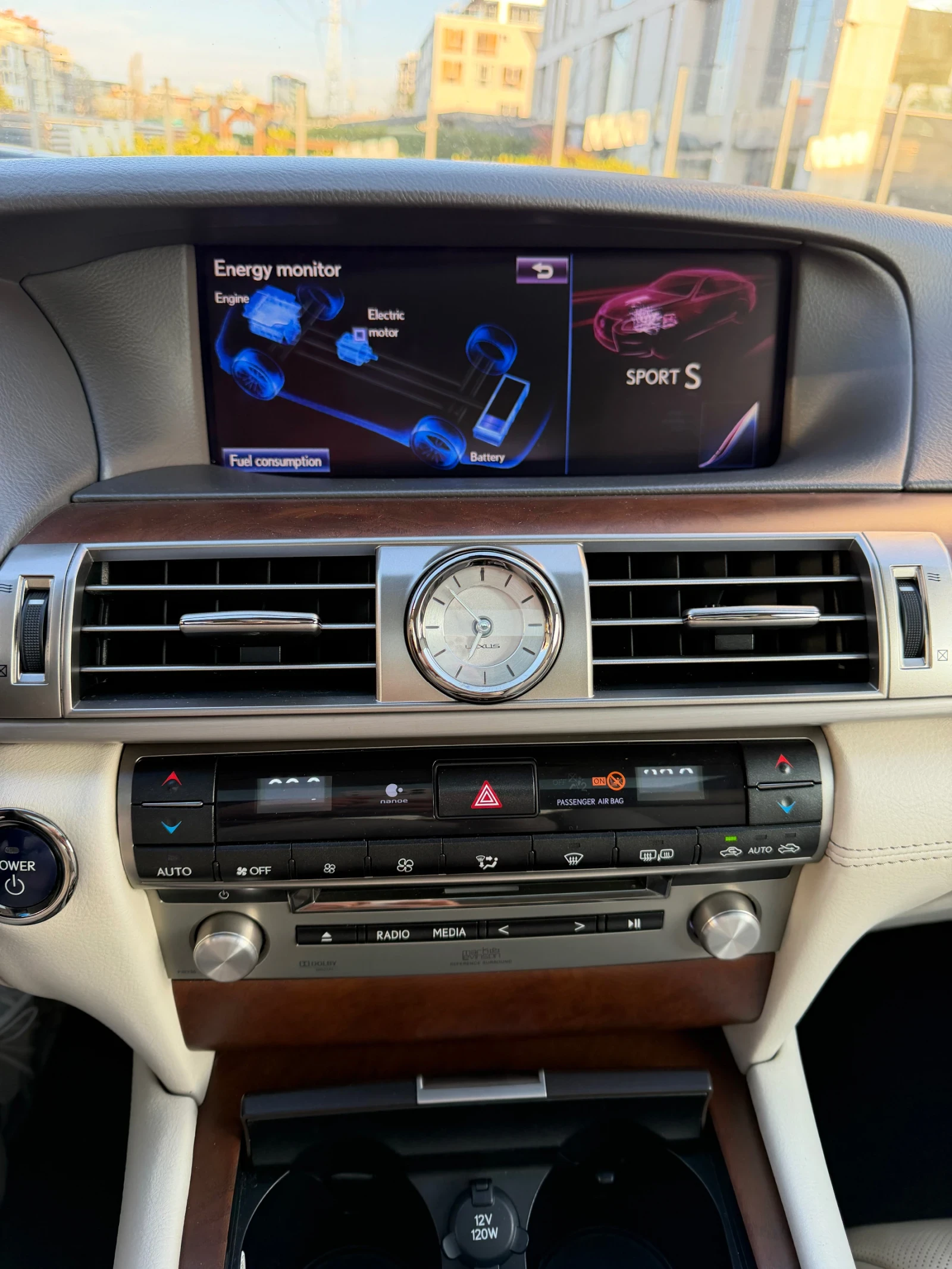 Lexus LS 600 Hybrid 4x4 Long Executive 4xMassage, снимка 14 - Автомобили и джипове - 54145613